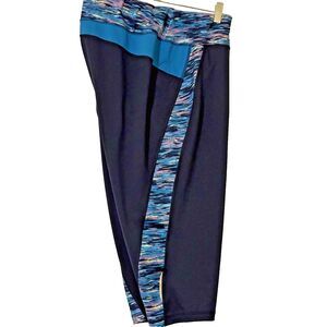 Tek Gear Women's 2X (39x20) DRYTEK Printed High-Waisted Capri Leggings Pockets